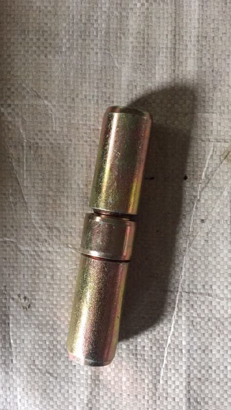 Perno di bloccaggio benna escavatore P60 con superficie in acciaio dolce zincato nero ossigenato