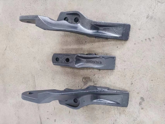 Denti e tronchesi laterali JCB Hidromek 102S resistenti all'usura 81010605 81010630 81010640 Materiale in acciaio legato